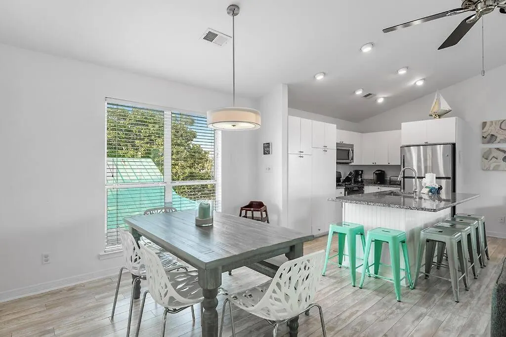 Gulf Views, Steps To Beach, Pool, Walk To Dining Destin Casa vacanze