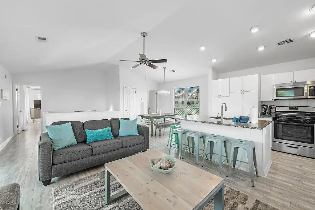 Gulf Views, Steps To Beach, Pool, Walk To Dining Destin