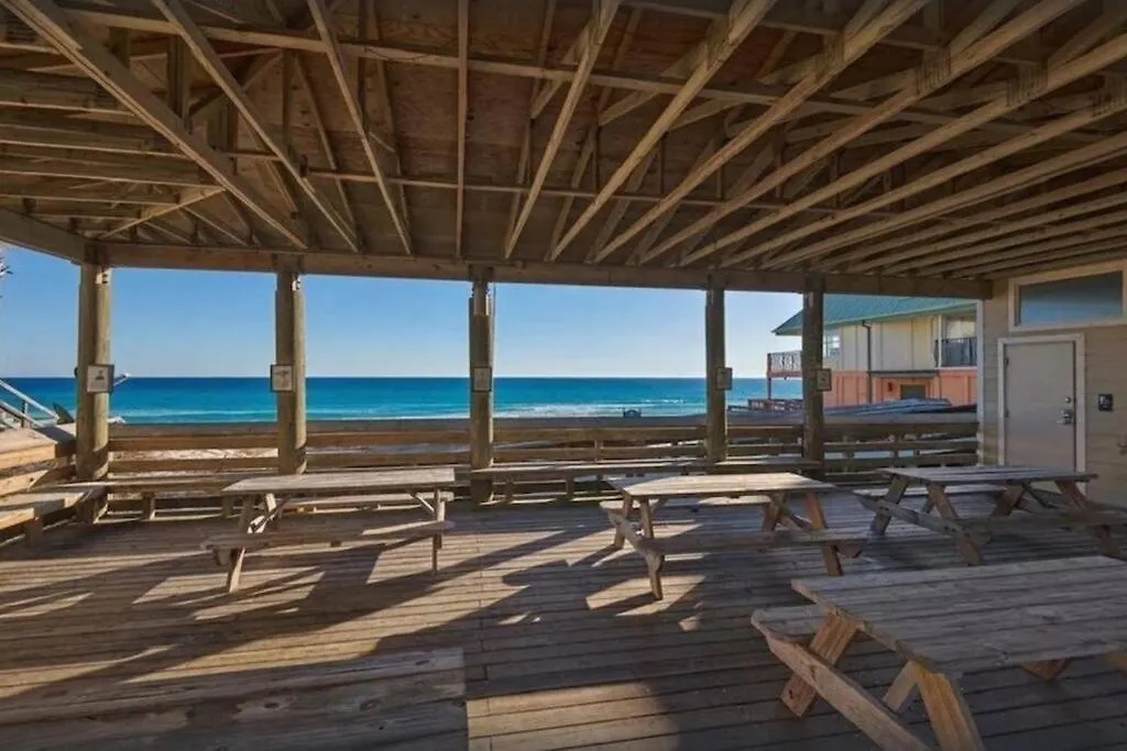 Gulf Views, Steps To Beach, Pool, Walk To Dining Destin