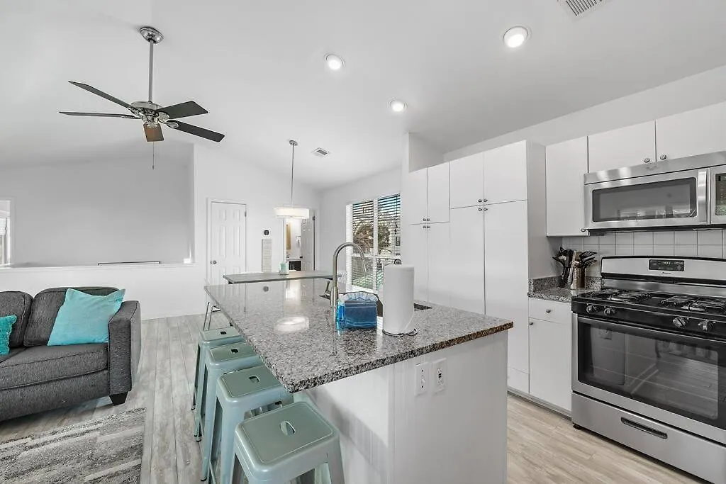 Casa vacanze Gulf Views, Steps To Beach, Pool, Walk To Dining Destin