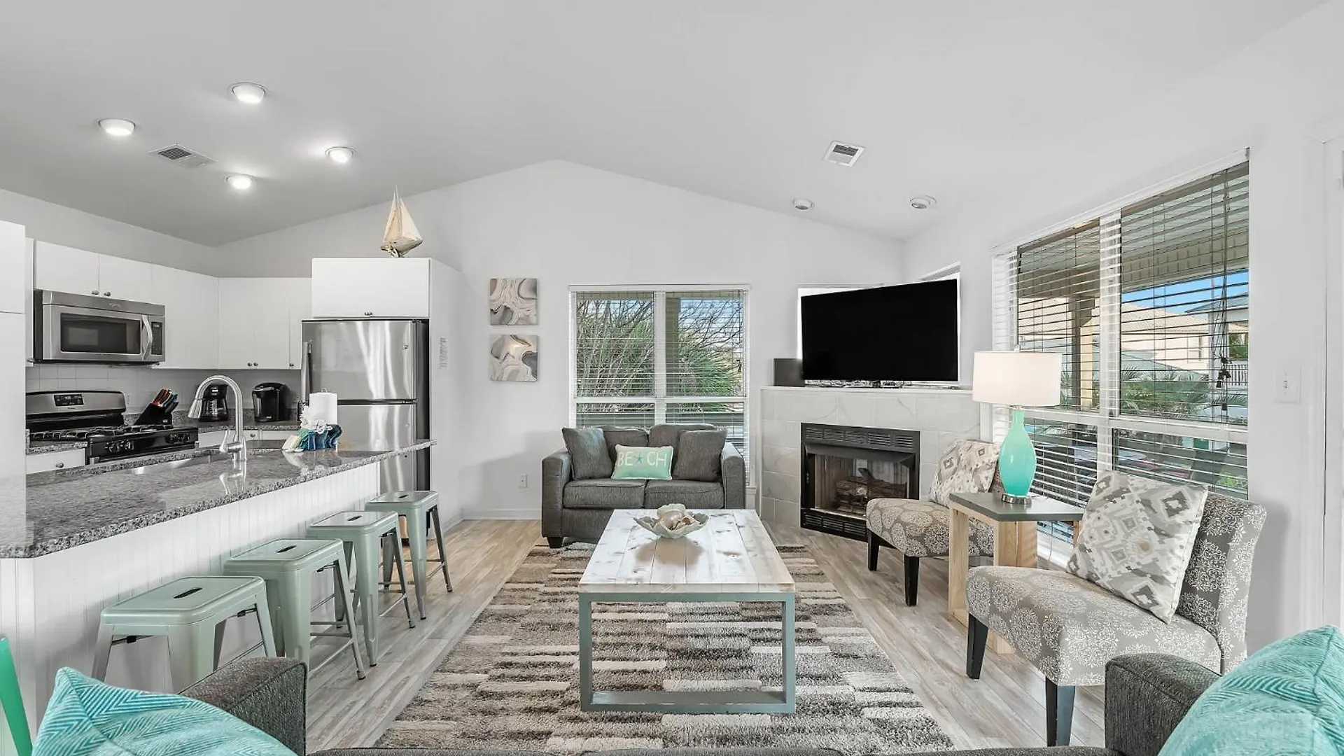 Gulf Views, Steps To Beach, Pool, Walk To Dining Destin